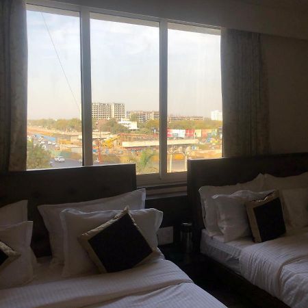 Hotel Circle Inn Ahmedabad Exterior photo
