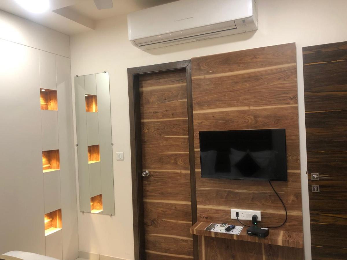 Hotel Circle Inn Ahmedabad Exterior photo