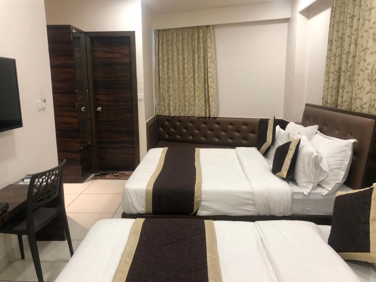 Hotel Circle Inn Ahmedabad Exterior photo